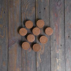 Kokosový substrát v kotouči 4 cm/20 ks. malý zlomek - Zahradní doplňky - W. Legutko Kokosový substrát v kotouči 4 cm/20 ks. malý zlomek - Zahradní doplňky - W. Legutko